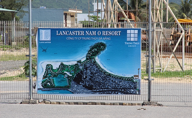 Lại[-]một[-]khu[-]du[-]lịch[-]được[-]Đà[-]Nẵng[-]cấp[-]phép[-]bít[-]lối[-]đi[-]xuống[-]biển[-]của[-]dân